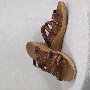 Sketchers Cali Lux Foam Leather Strappy Wedge Sandals Size 7.5 EUC
